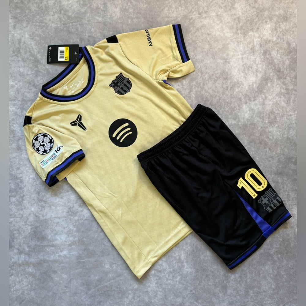 Barcelona Away set for kids Yamal 10 - Picture 4 of 9